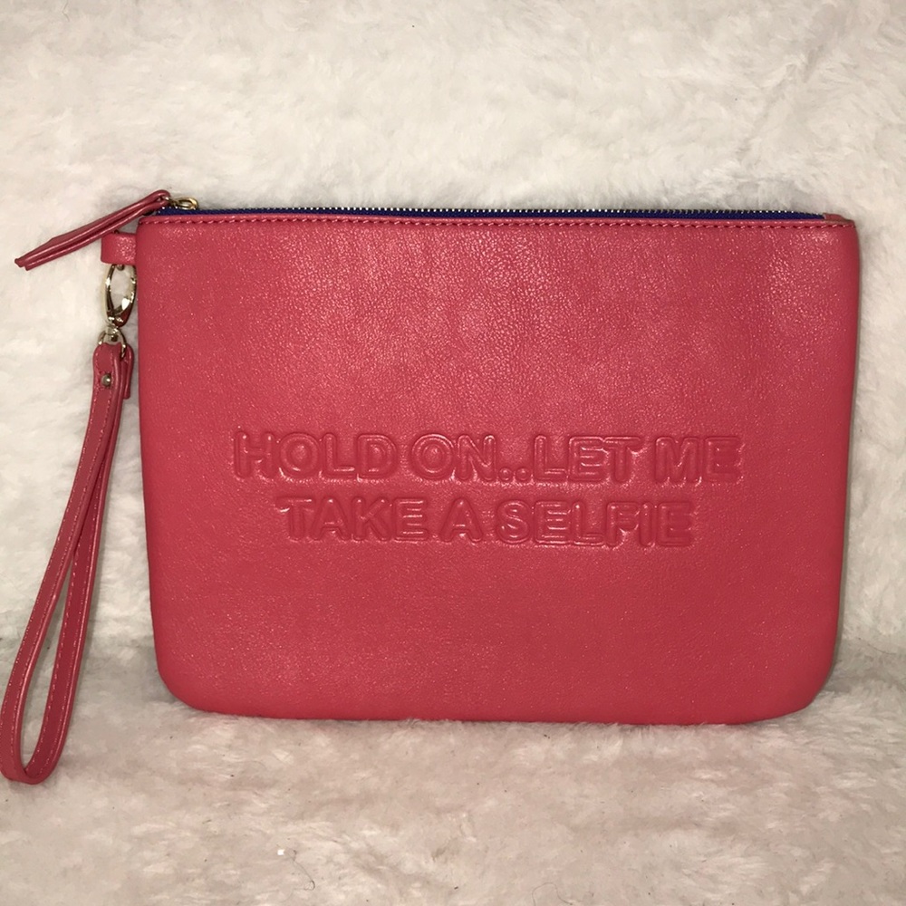 ⬇️“Hold on...Let me take a selfie” wristlet